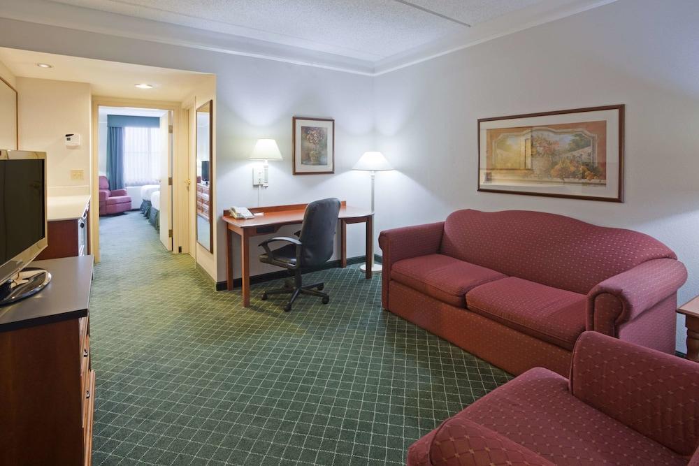 La Quinta By Wyndham Madison American Center Exterior photo